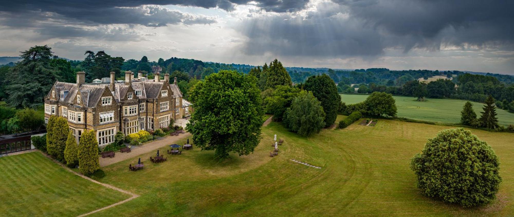Hartsfield Manor Hotel Dorking Exterior photo