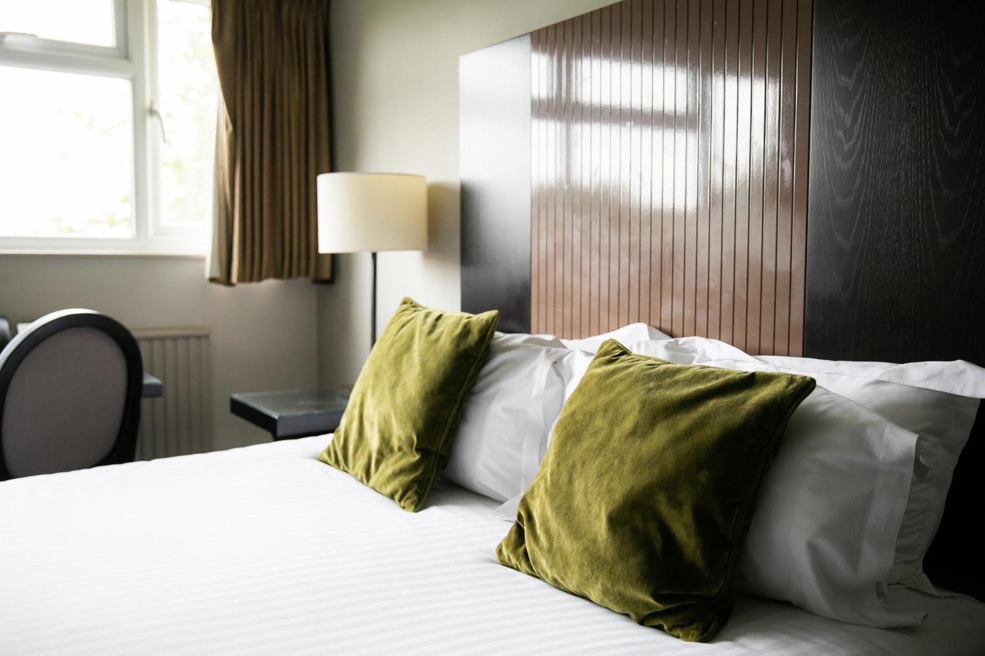 Hartsfield Manor Hotel Dorking Room photo