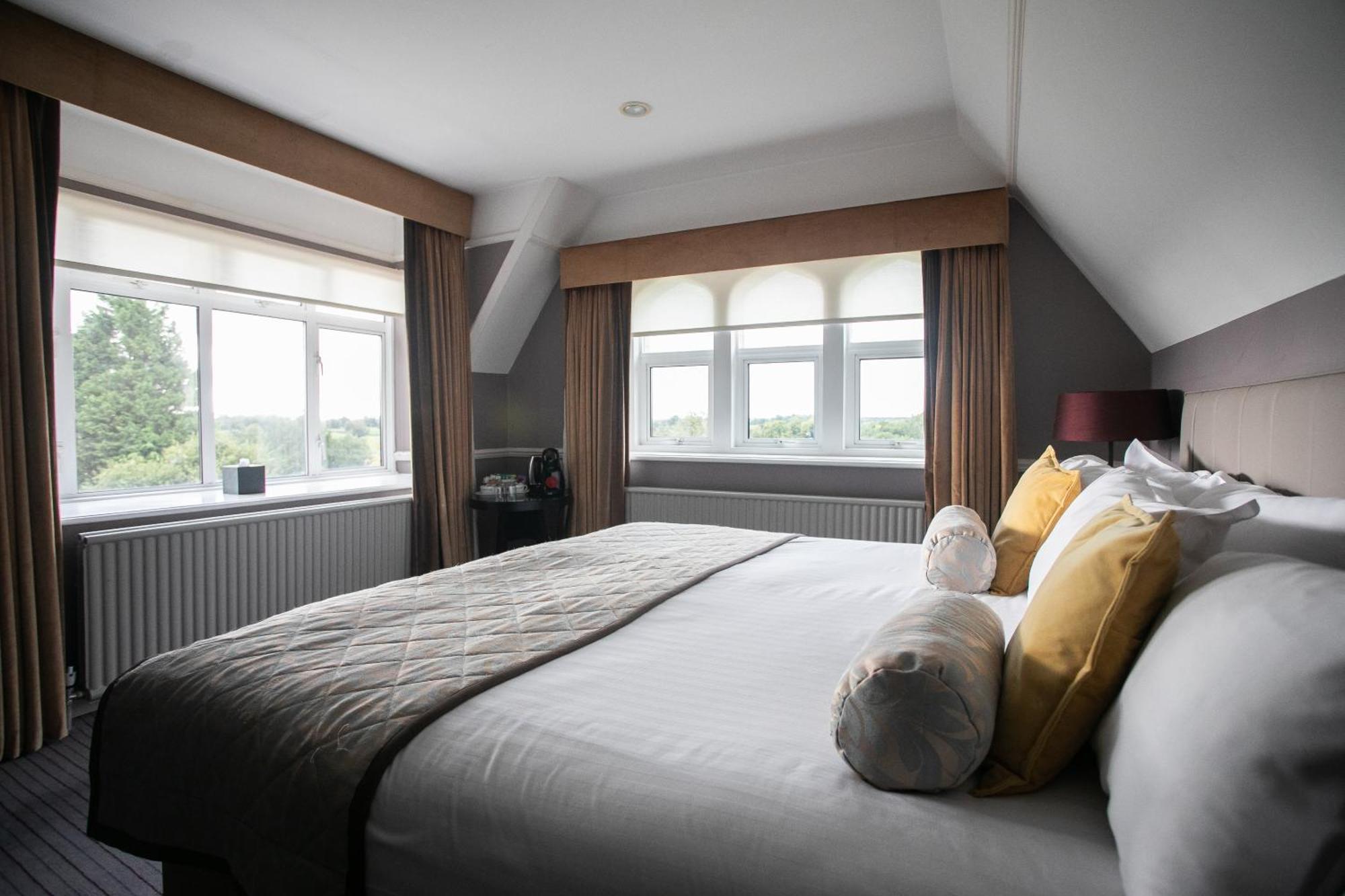 Hartsfield Manor Hotel Dorking Room photo