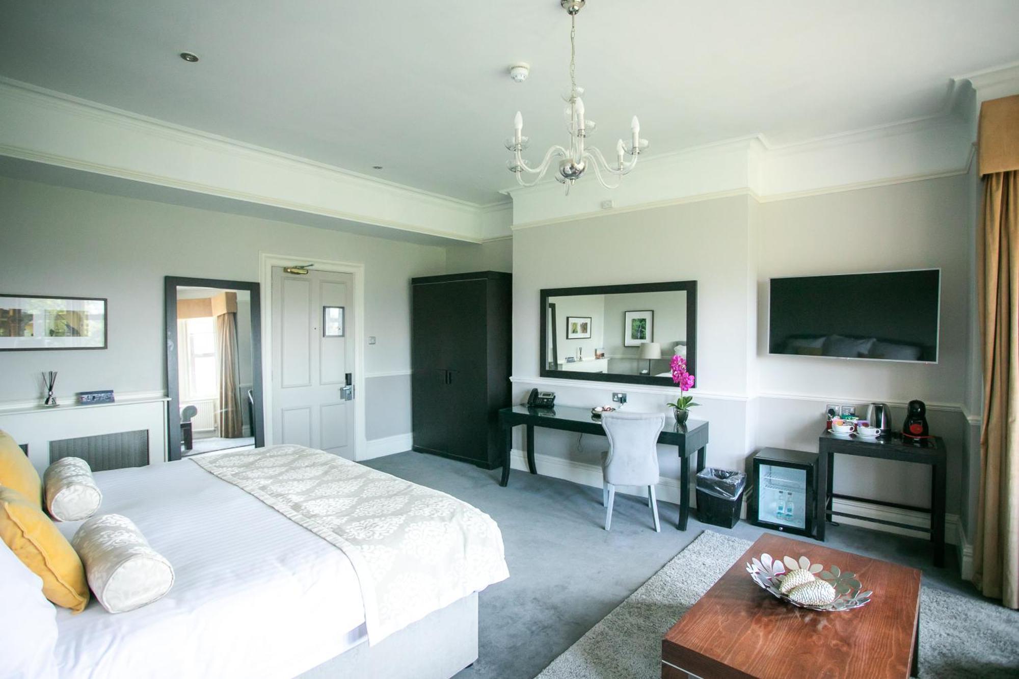 Hartsfield Manor Hotel Dorking Room photo