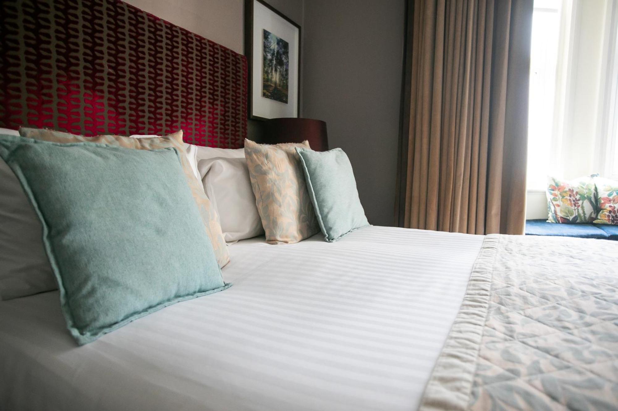 Hartsfield Manor Hotel Dorking Room photo