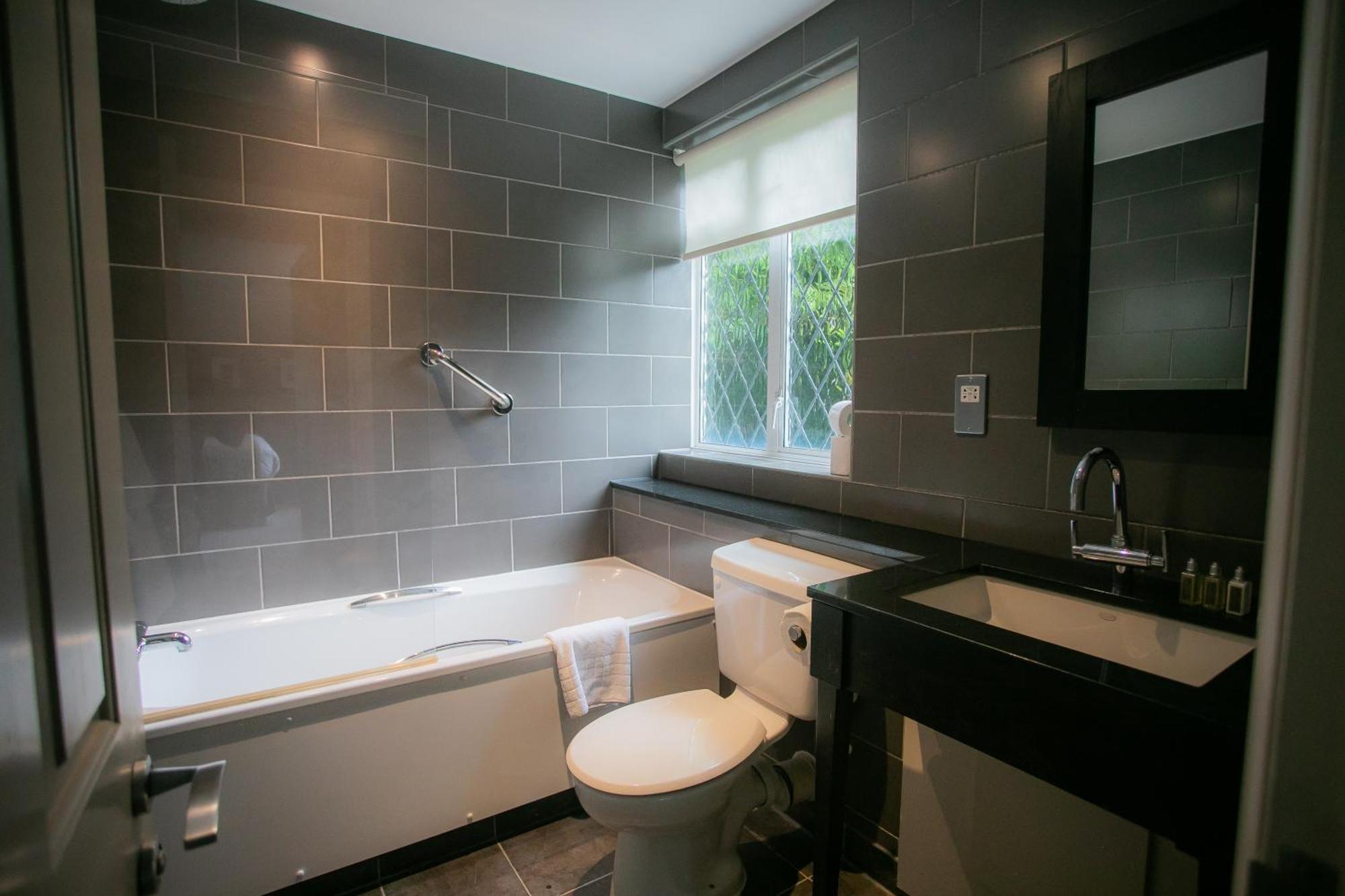 Hartsfield Manor Hotel Dorking Room photo