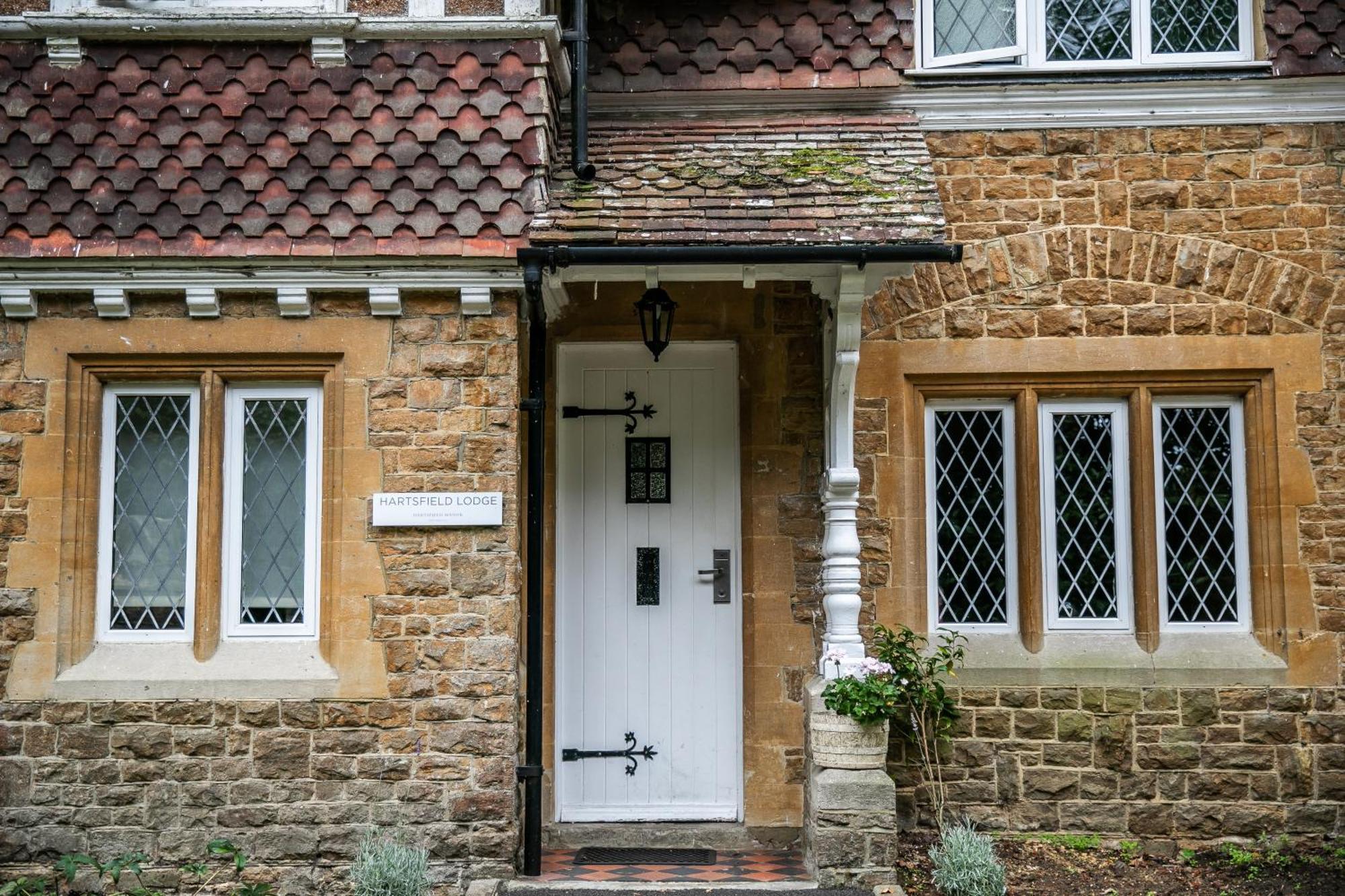 Hartsfield Manor Hotel Dorking Exterior photo