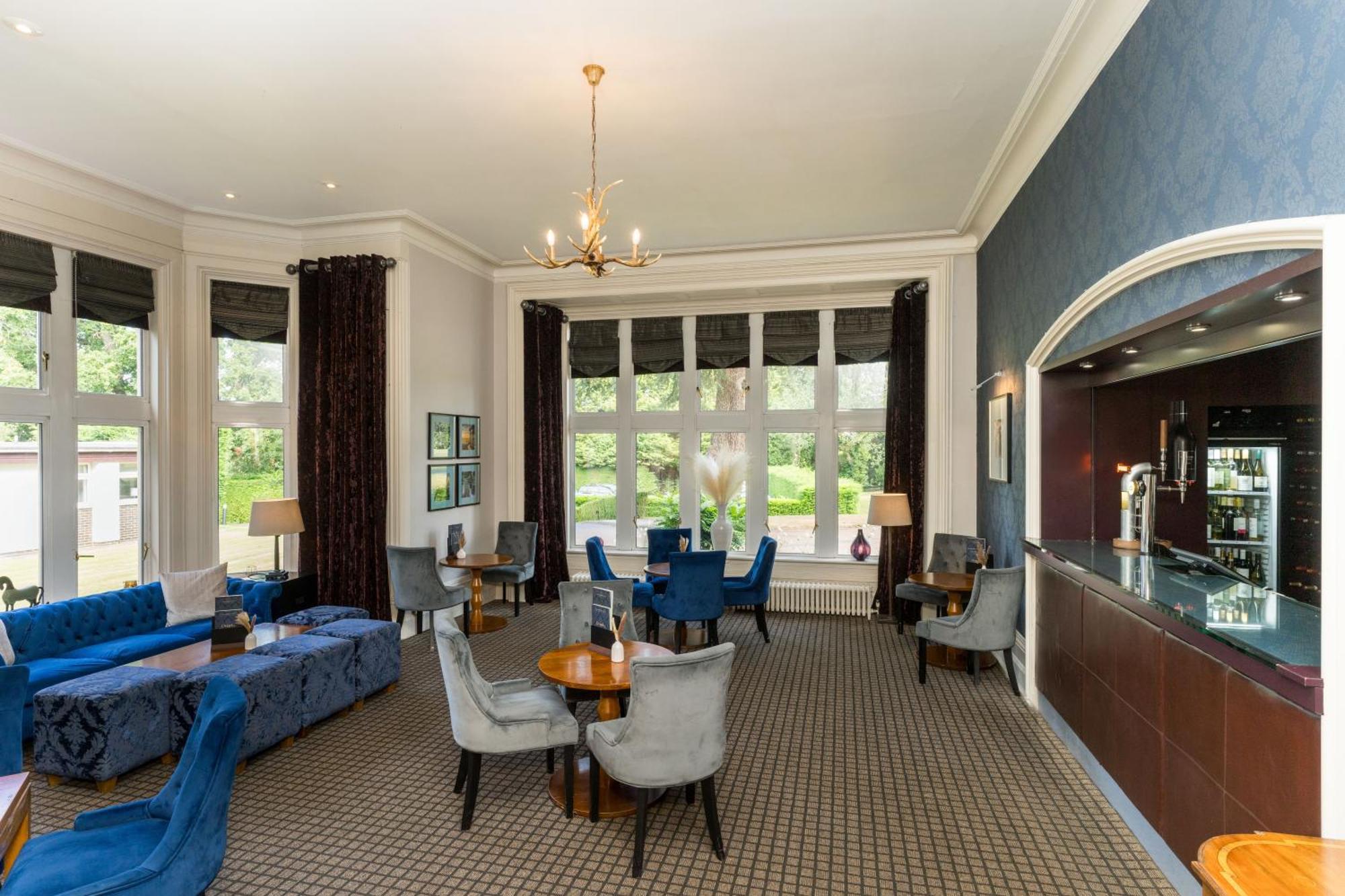 Hartsfield Manor Hotel Dorking Exterior photo